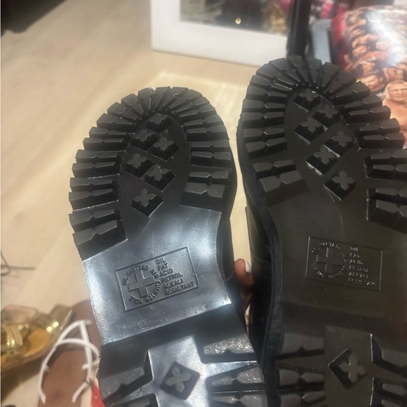 Dr. Martens Black and Silver Oxfords with Classic Design EU 38 US 7-7.5 ladies - Picture 3 of 6